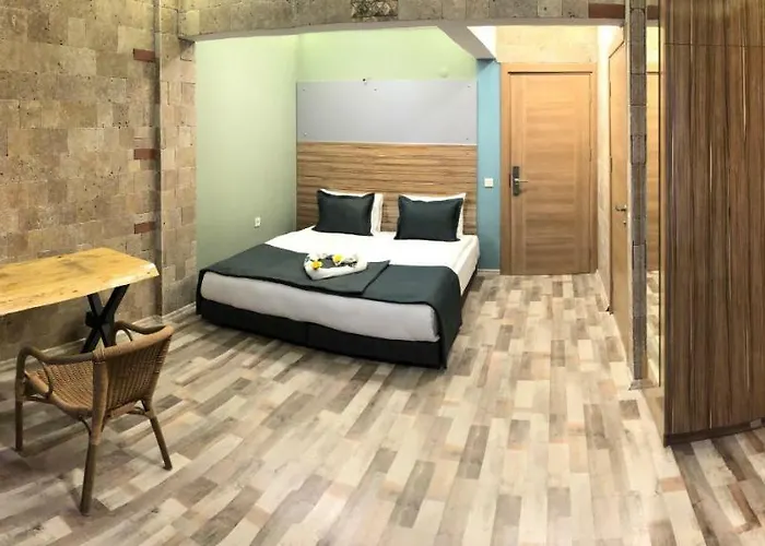 White House 2* Izmir