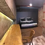 Nocleg ze śniadaniem White House 2*
