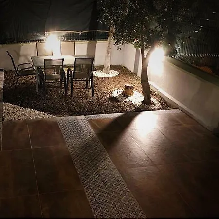 White House فندق مبيت وإفطار